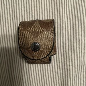 COACH AIRPOD CASE. ALMOST NEW.